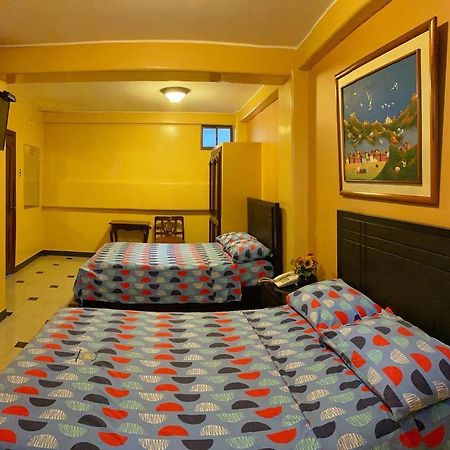 Hostal Montesa 과야킬 외부 사진