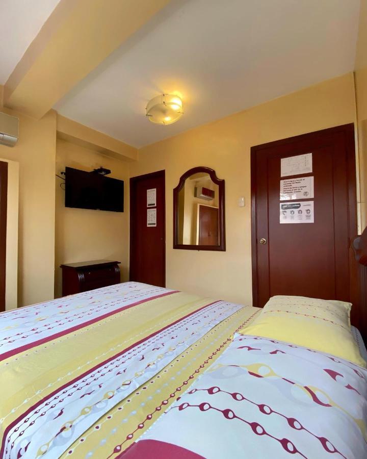 Hostal Montesa 과야킬 외부 사진