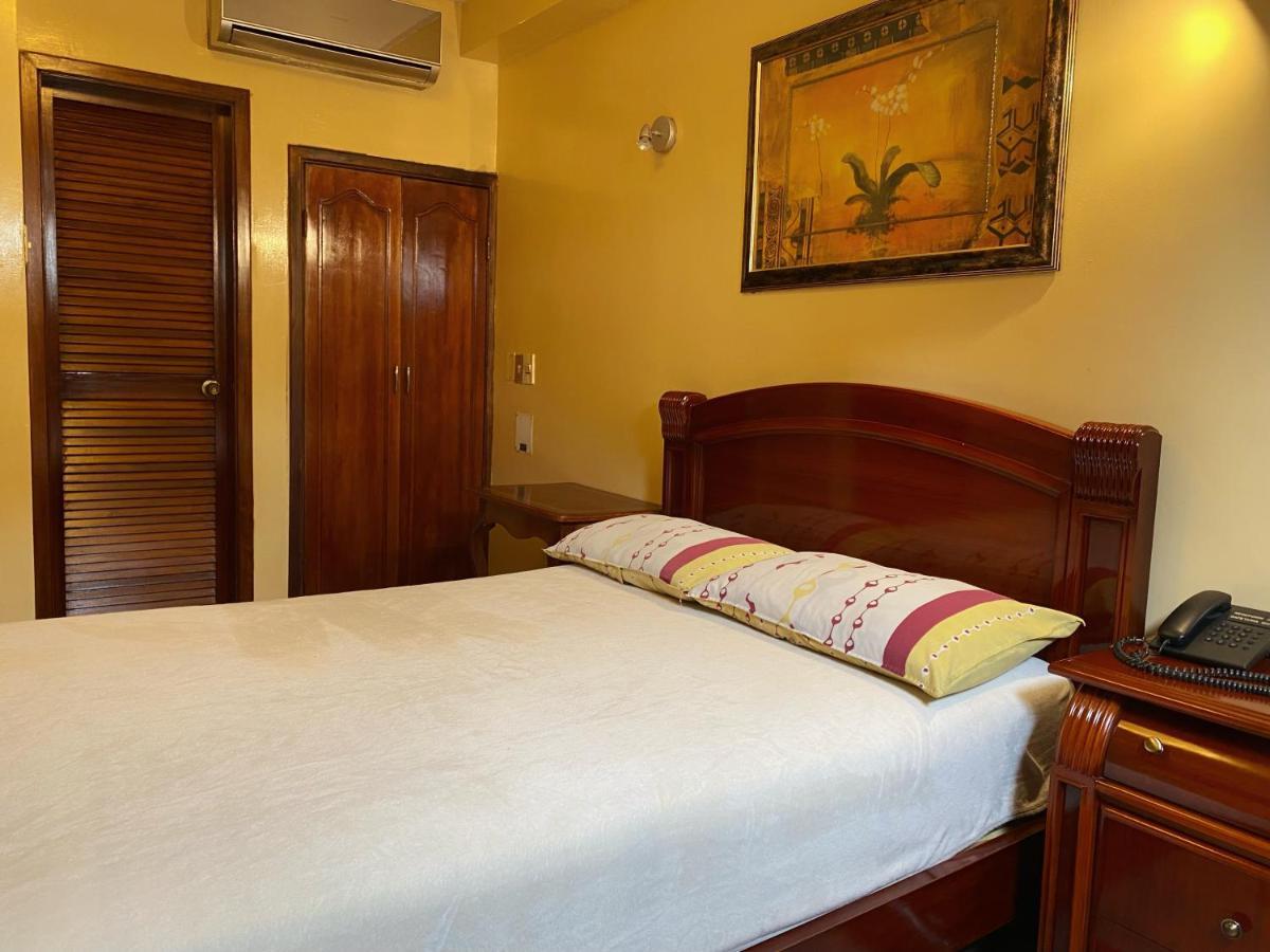 Hostal Montesa 과야킬 외부 사진